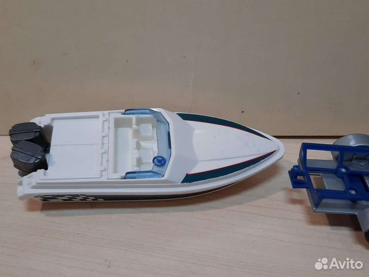 Прицеп с катером