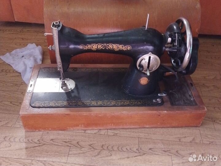 Швейная машина подольск 1М