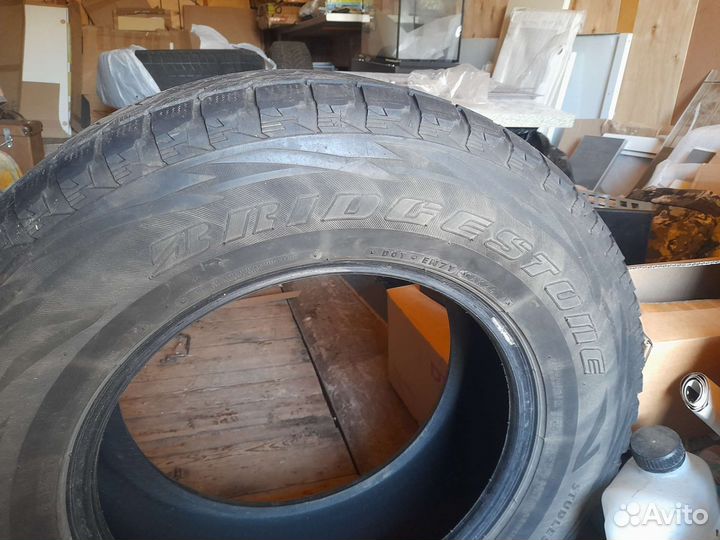 Bridgestone Blizzak LM-80 265/65 R17