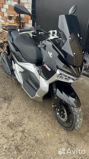 Макси скутер Promax ADV 200