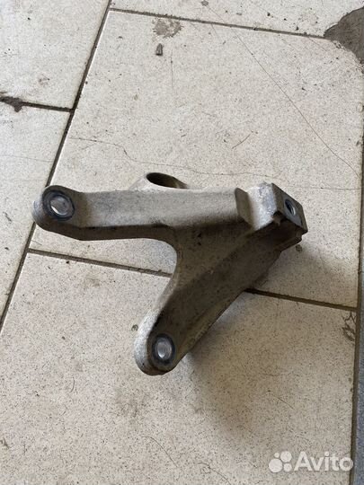 Кронштейн опоры кпп Левый Ford Focus 2 1.8 qqdb
