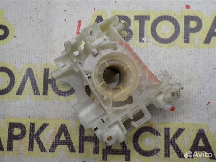 Кронштейн (сопут. товар) Mitsubishi Pajero III 19