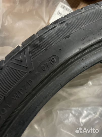 Winrun R330 245/35 R20 95W