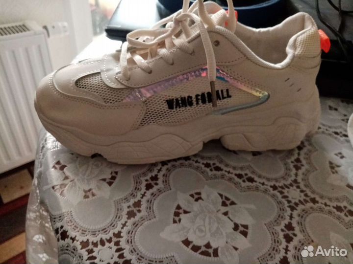 Кроссовки женские 38 размер оригинал новые