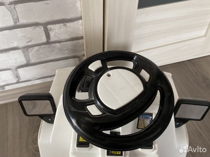 Машинка-каталка детская