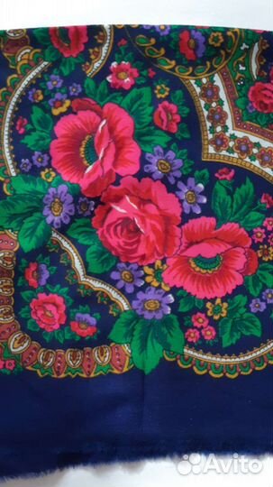 Платок шерстяной новый 70х70 цветочный принт