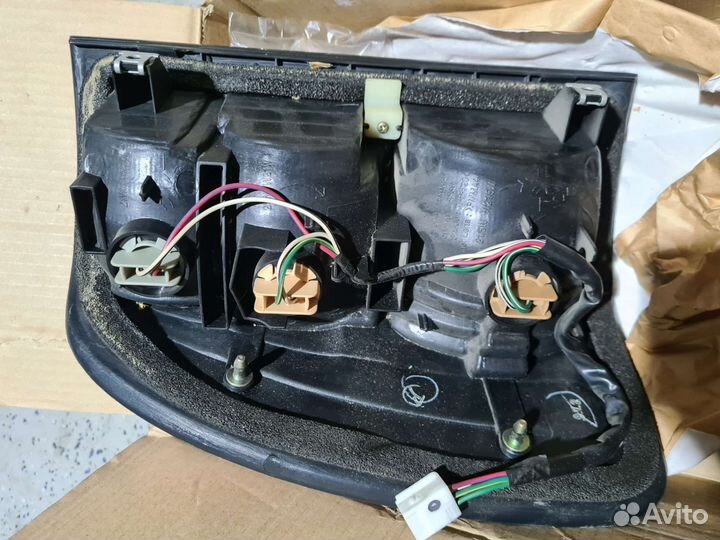 Фонарь стоп сигнал Toyota Land Cruiser 100