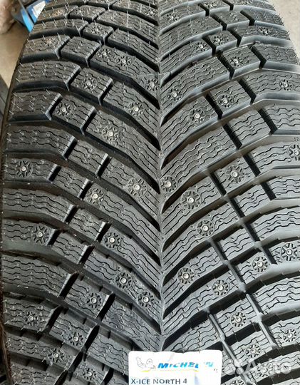 Michelin X-Ice North 4 SUV 275/40 R22 108T