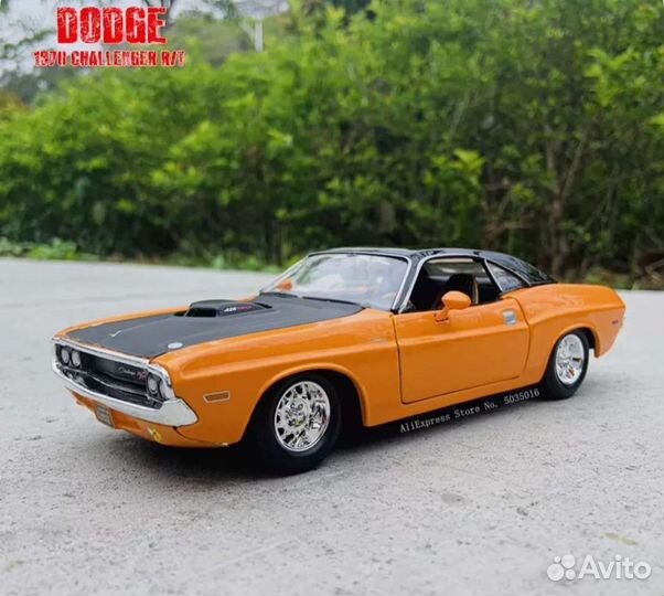 Модель автомобиля Dodge Challenger R/T 1:24