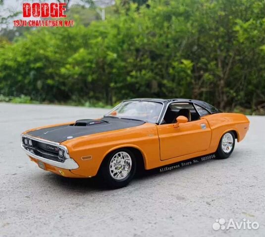 Модель автомобиля Dodge Challenger R/T 1:24