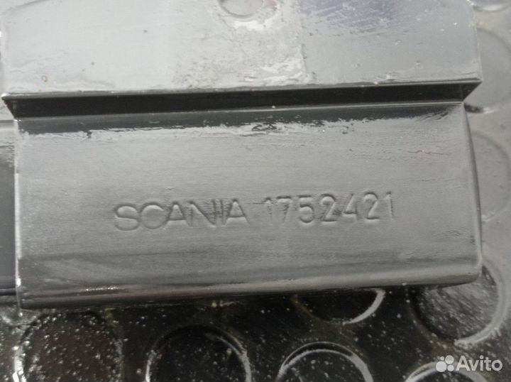 Кронштейн спойлера кабины