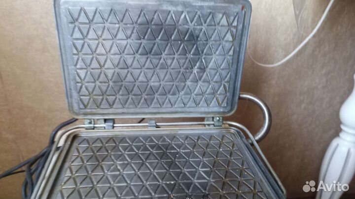 Электровафельница и электро орешница