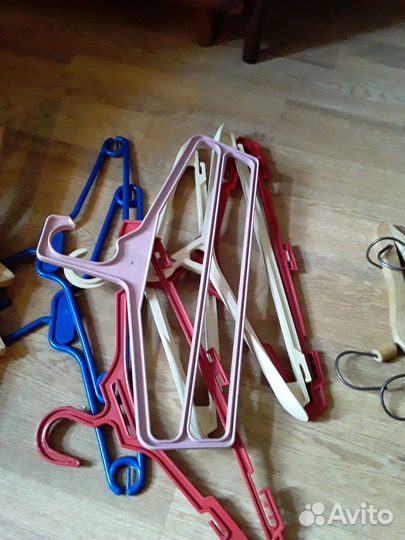 Вешалки плечики б/у