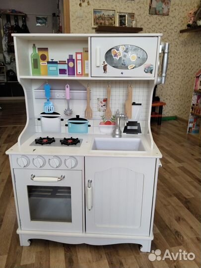 Детская деревянная кухня