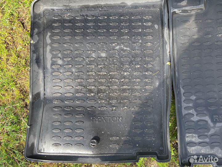 Коврики в салон SsangYong Rexton 2