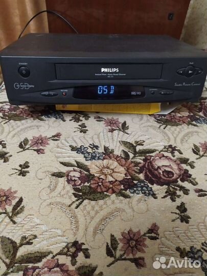 Видеомагнитофон Phillips