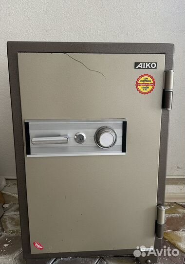 Сейф металлический