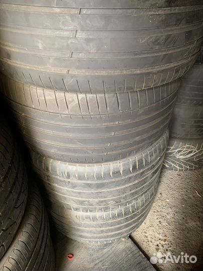 Michelin Pilot Sport 4 295/35 R21