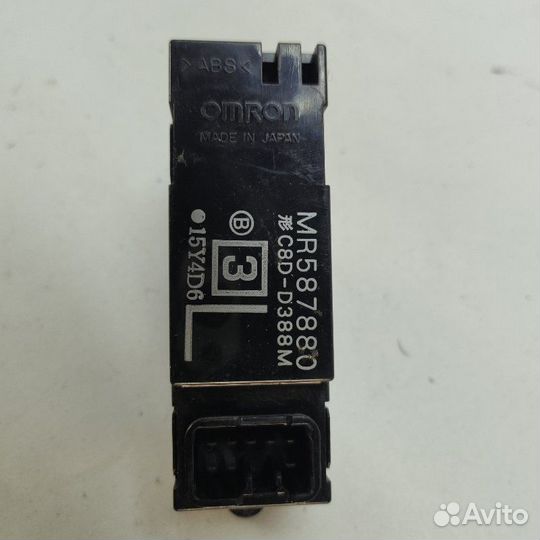 Кнопка стеклоподъемника задняя левая Mitsubishi