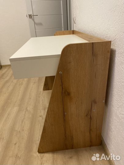 Письменный стол белый новый