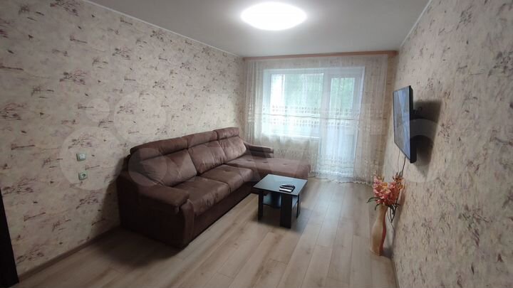 2-к. квартира, 65 м², 3/9 эт.