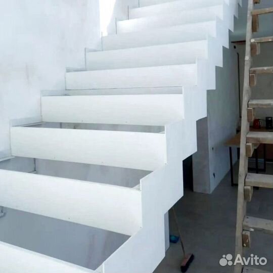 Металлические каркасы для лестниц