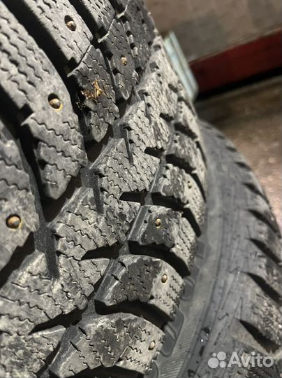 Bridgestone Ice Cruiser 5000 215/60 R16