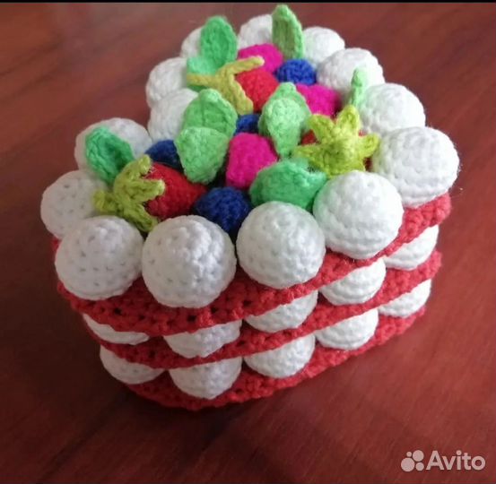 Декоративный торт из хлопковой пряжи