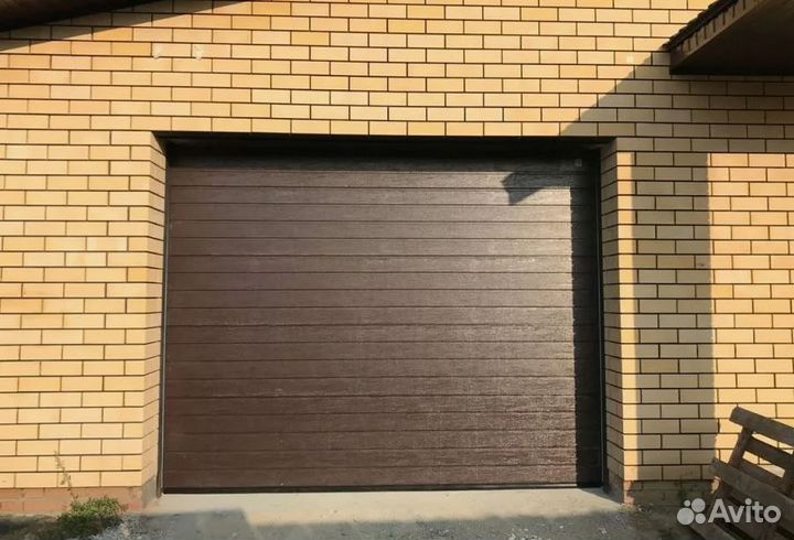 Секционные ворота