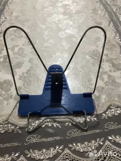 Подставка для книг