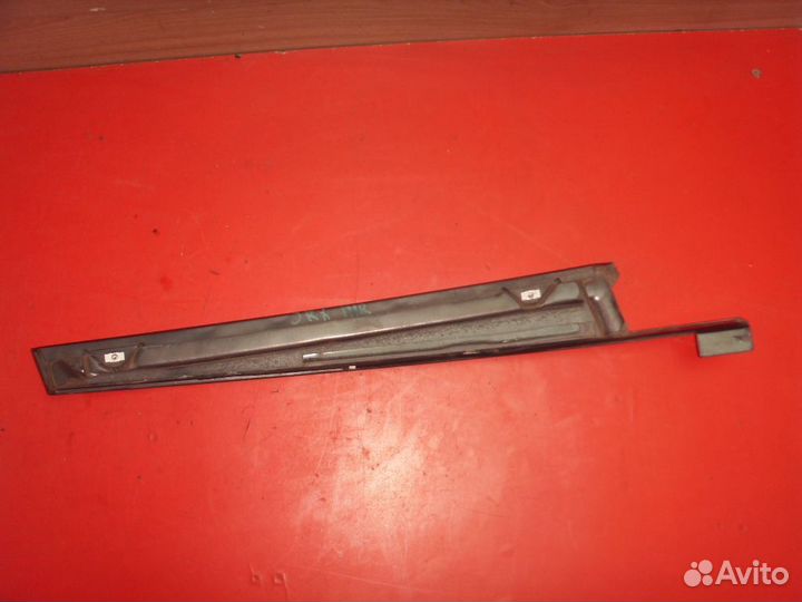 Накладка двери 25768297 Cadillac SRX 2003-2009