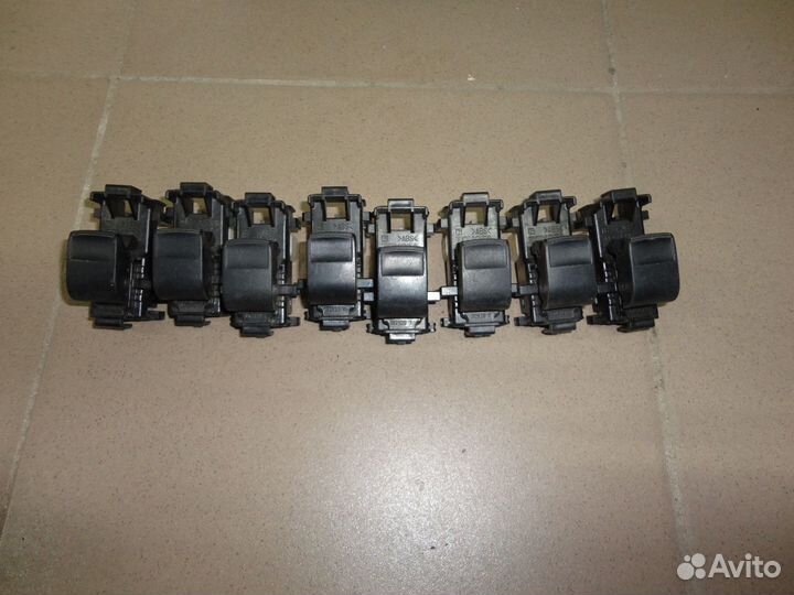 Кнопка стеклоподъемника Toyota Corolla e150