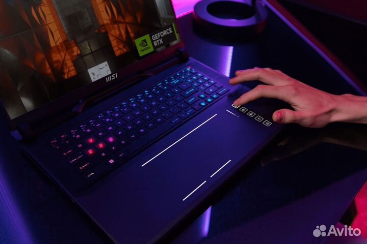 Игровоц ноутбук MSI Raider RTX 4070, i9-13980HX