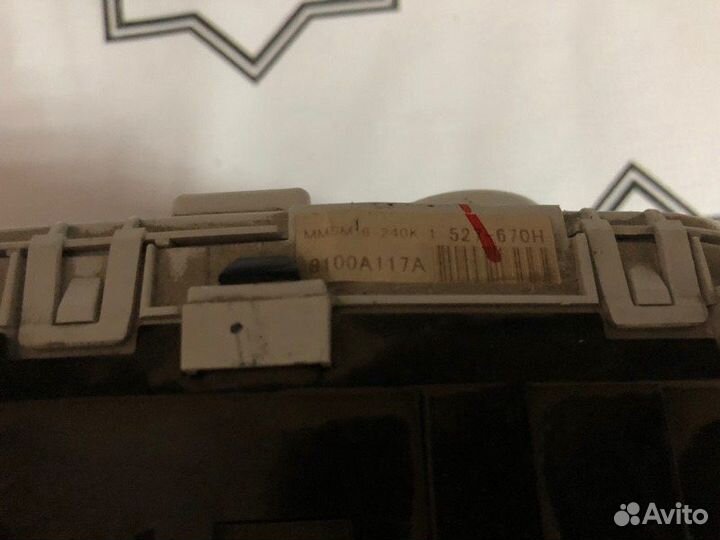 Панель приборов Mitsubishi Lancer 10