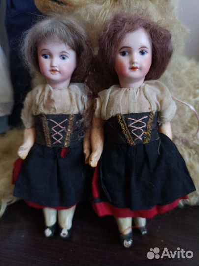 Маленькие антикварные куколки sfbj