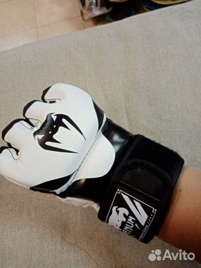 Перчатки для MMA