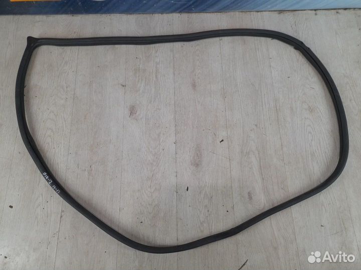 Уплотнитель перед проема двери Kia RIO 2 Прав