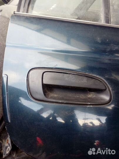 Toyota carina e дверь задняя правая