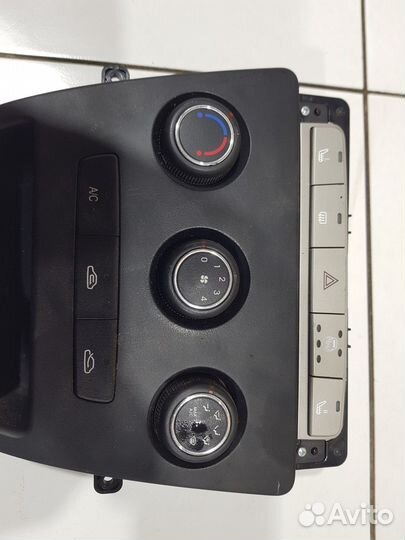 Блок управления климатом (Geely Emgrand X7)