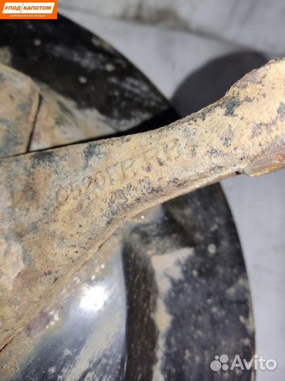 Кулак передний правый Ford Kuga 2 2015