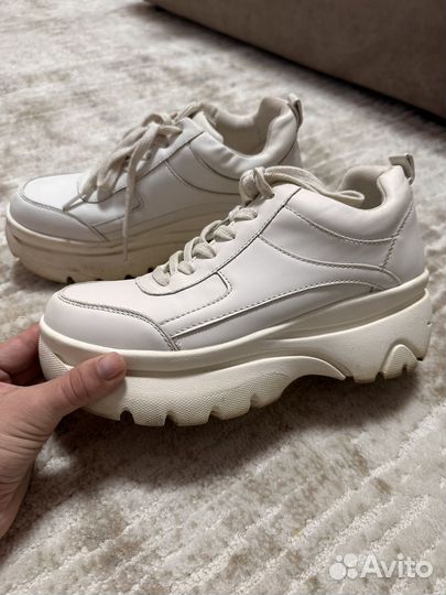 Кроссовки женские stradivarius