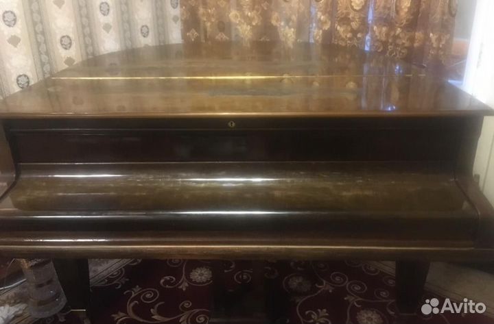 Рояль кабинетный