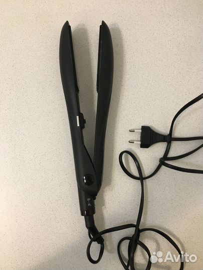 Выпрямитель для волос новый