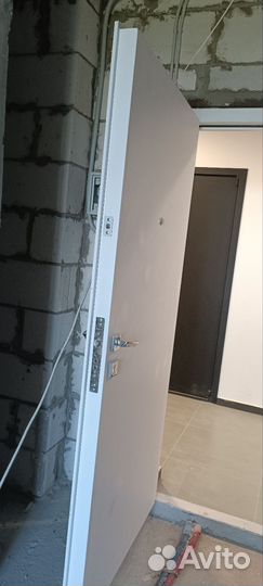 Металлическая дверь бу