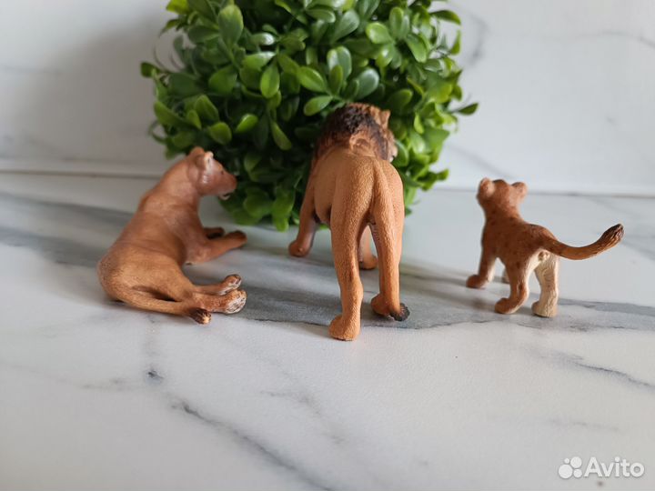 Фигурки Schleich львы