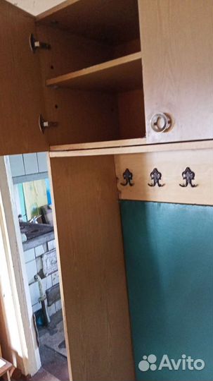 Книжный шкаф, прихожка