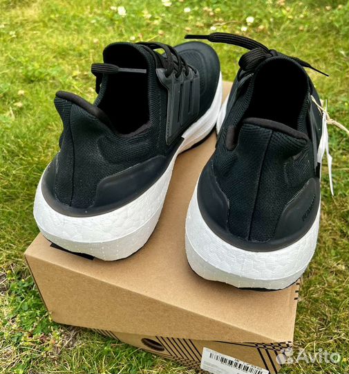 Adidas ultraboost light 13 us (46-46,5)