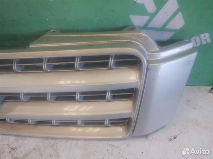 Решетка радиатора Тойота Хайлендер