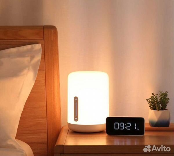 Умная прикроватная лампа Xiaomi Mi Bedside Lamp 2