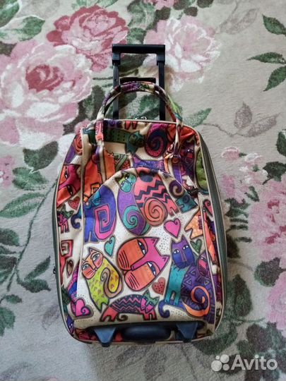 Чемодан на колёсах